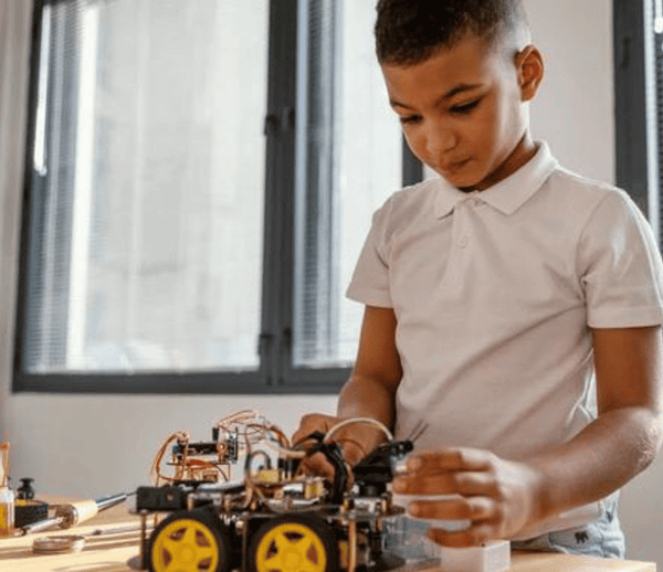 How does robotics benefit school students