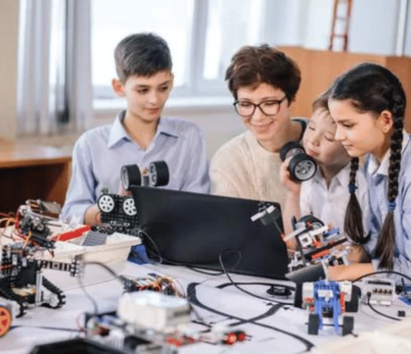 The Best Robotic Kits for Beginners for 2023: Build Your Own Robot