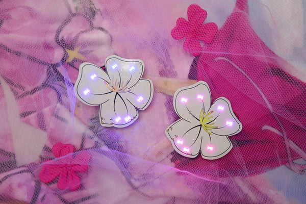 Kittys Flower - Bluetooth Wearable Brooches